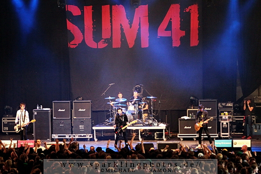 2010-04-25_Sum_41_-_Bild_007x.jpg