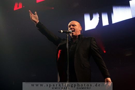 2010-10-31_Heaven_17_-_Bild_002x.jpg