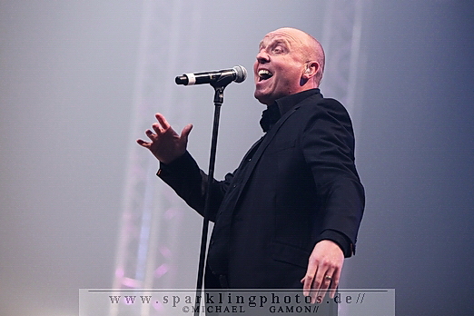 2010-10-31_Heaven_17_-_Bild_014x.jpg