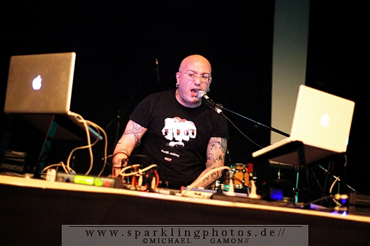 2010-12-27_Faderhead_-_Bild_004x.jpg