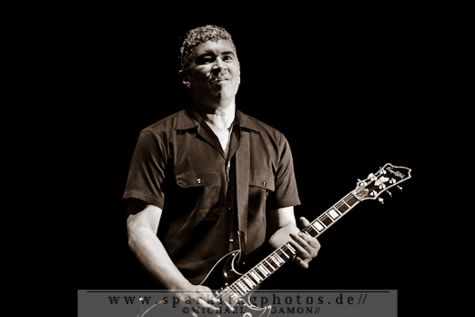 2011-08-23_Foo_Fighters_-_Bild_012x.jpg