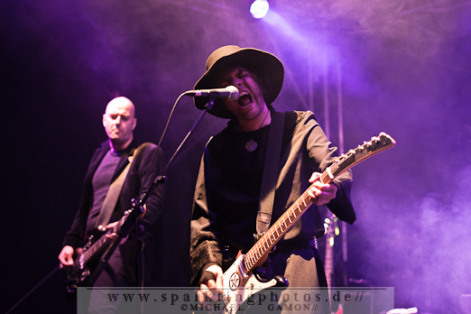 2011-09-02_NCN_-_Whispers_In_The_Shadow_-_Bild_001x.jpg