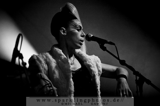 IAMX & NOBLESSE OBLIGE - Essen, Zeche Carl (08.10.2011) IAMX & NOBLESSE OBLIGE - Essen, Zeche Carl (08.10.2011)