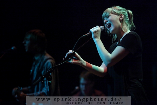 HOOVERPHONIC & HOUSES - NL-Heerlen, Parkstad Limburg Theater (01.12.2011) HOOVERPHONIC & HOUSES - NL-Heerlen, Parkstad Limburg Theater (01.12.2011)