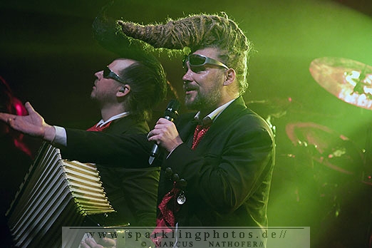 2011-12-05_Leningrad_Cowboys_-_Bild_012.jpg