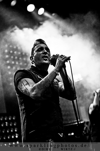 COVENANT / DECODED FEEDBACK / PATENBRIGADE:WOLFF - Krefeld, Kufa (11.12.2011) COVENANT / DECODED FEEDBACK / PATENBRIGADE:WOLFF - Krefeld, Kufa (11.12.2011)