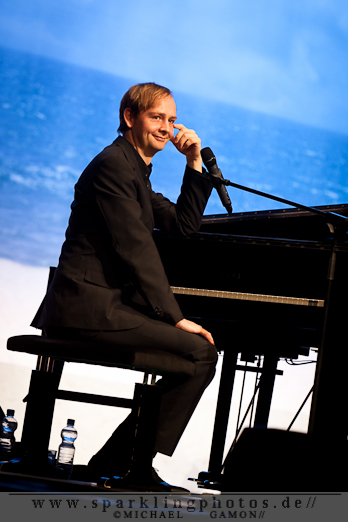 2011-12-13_Dr_Eckart_Von_Hirschhausen_-_Bild_012x.jpg