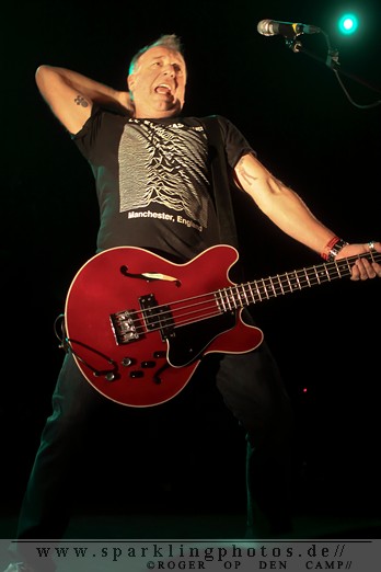 2011-12-20_Peter_Hook_-_Bild_012.jpg