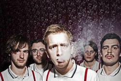 Preview : KRAFTKLUB kreuzen auf ihrer Tour IndieRock mit DeutschRap Preview : KRAFTKLUB kreuzen auf ihrer Tour IndieRock mit DeutschRap