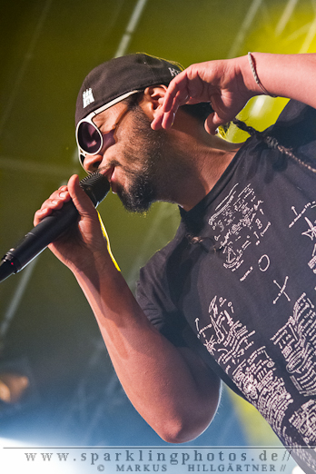 2012-04-05_Samy_Deluxe_und_Tsunami_Band_-_Bild_002.jpg