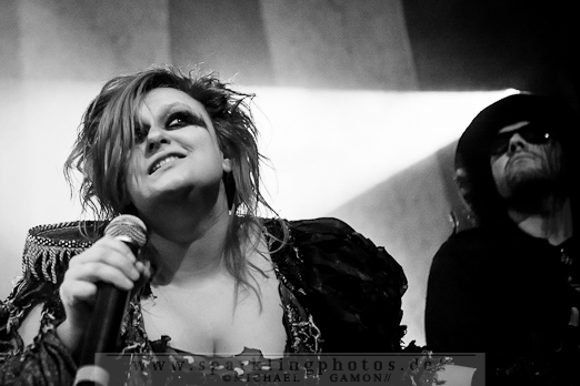 2012-04-05_Coma_Divine_-_Bild_003x.jpg