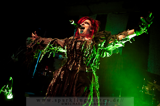 2012-04-05_Coma_Divine_-_Bild_006x.jpg