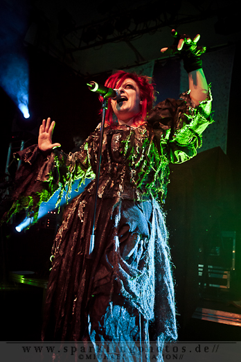 2012-04-05_Coma_Divine_-_Bild_010x.jpg