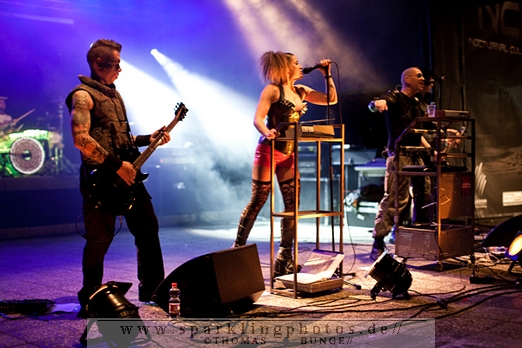 107_kmfdm_0912_0131ac.jpg