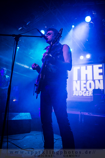 2012-09-14_DYR_-_The_Neon_Judgement_-_Bild_010x.jpg