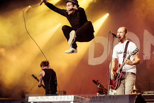 VERLOSUNG : Zweimal 3x2 Tickets für die DONOTS zu gewinnen!