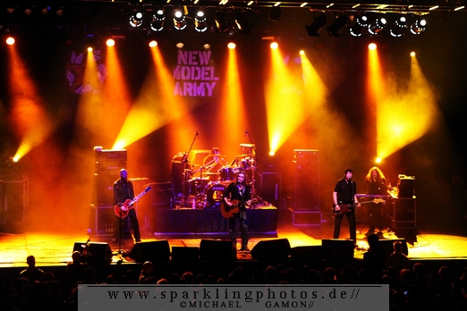 Preview : NEW MODEL ARMY rocken Ende April 2013 das FZW in Dortmund