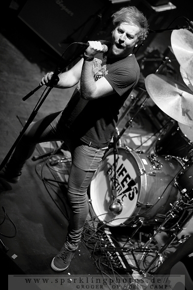 NEW MODEL ARMY & LIFE`S ELECTRIC - NL- Dordrecht, Bibelot (30.05.2013) NEW MODEL ARMY & LIFE`S ELECTRIC - NL- Dordrecht, Bibelot (30.05.2013)