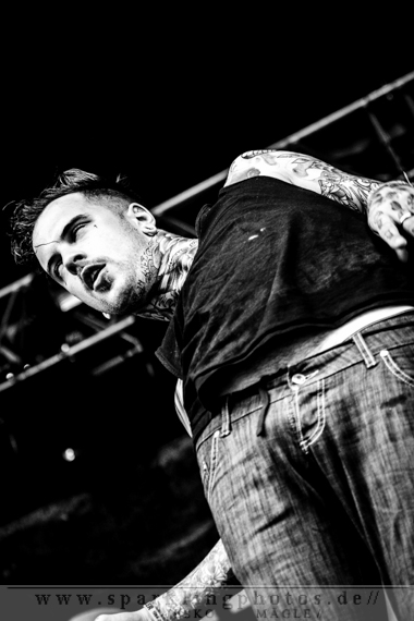 2013-06-15_Betraying_the_Martyrs_Bild_03.jpg