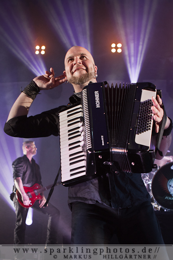 Preview : SCHANDMAUL mit Benefizkonzert für die Aktion "Wir helfen" und 15 Jahre Jubiläumsshow! Preview : SCHANDMAUL mit Benefizkonzert für die Aktion "Wir helfen" und 15 Jahre Jubiläumsshow!