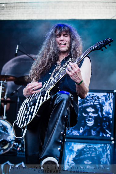 2013-07-13_Grave_Digger_-_Bild_017x.jpg