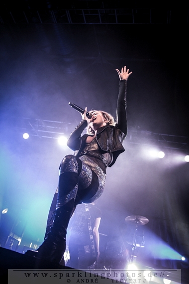 2014-02-11_Jennifer_Rostock_-_Bild_003.jpg