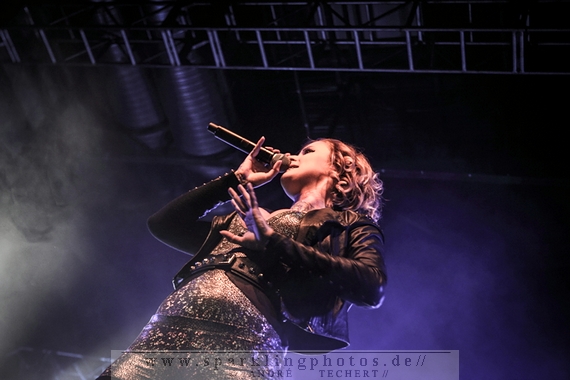 2014-02-11_Jennifer_Rostock_-_Bild_013.jpg