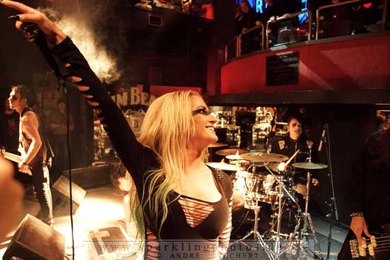 2014-02-28_Butcher_Babies_-_Bild_008.jpg
