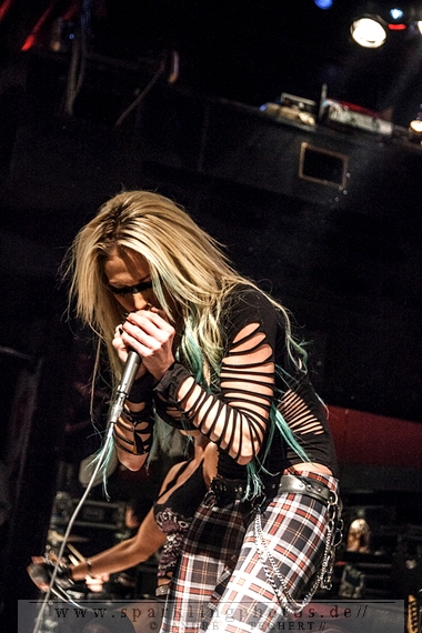 2014-02-28_Butcher_Babies_-_Bild_013.jpg