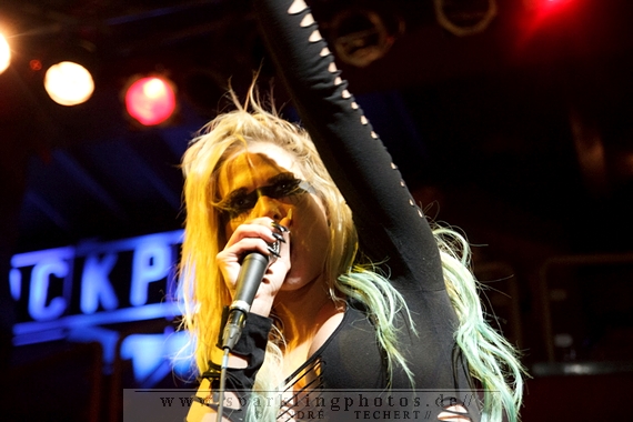 2014-02-28_Butcher_Babies_-_Bild_029.jpg