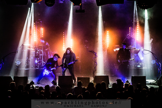 2014-04-09_Diary_Of_Dreams_-_Bild_002x.jpg