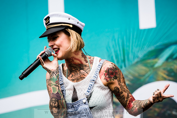 2014-06-22_Jennifer_Rostock_-_Bild_008x.jpg
