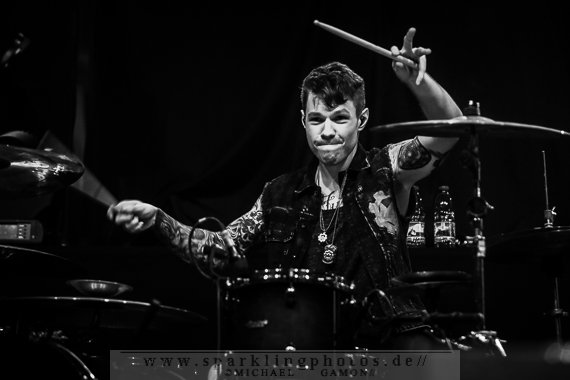 2014-10-18_Crown_The_Empire_-_Bild_006x.jpg 2014-10-18_Crown_The_Empire_-_Bild_006x.jpg