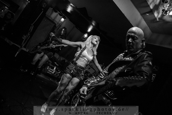 2014-10-25_Barb_Wire_Dolls_-_Bild_011.jpg