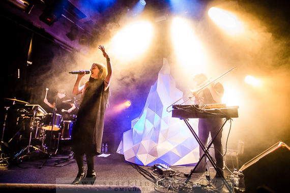 2014-11-10_Zola_Jesus_-_Bild_002x.jpg