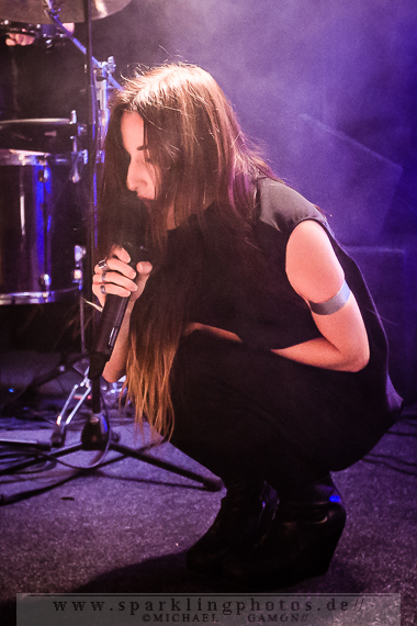 2014-11-10_Zola_Jesus_-_Bild_003x.jpg