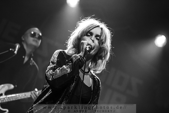 2014-11-11_The_Asteroids_Galaxy_Tour_-_Bild_002.jpg