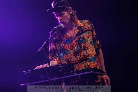 2014-11-11_The_Asteroids_Galaxy_Tour_-_Bild_008.jpg