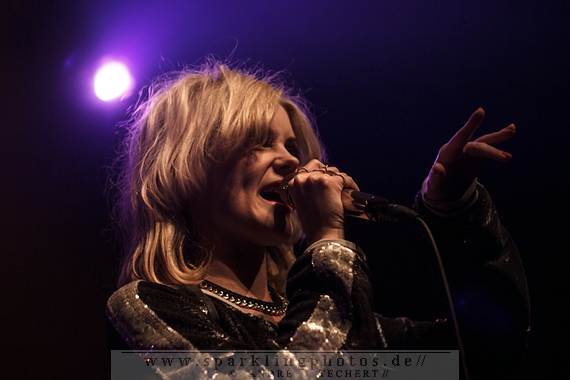2014-11-11_The_Asteroids_Galaxy_Tour_-_Bild_016.jpg