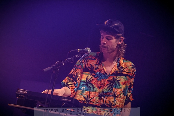 2014-11-11_The_Asteroids_Galaxy_Tour_-_Bild_021.jpg