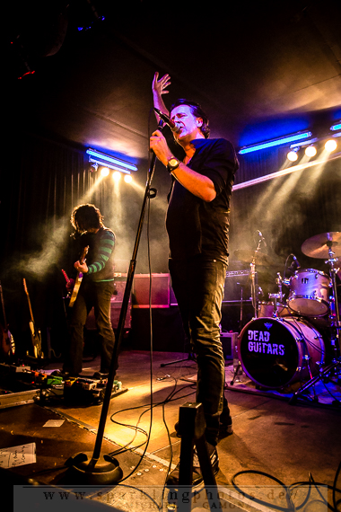 2014-12-20_Dead_Guitars_-_Bild_039x.jpg