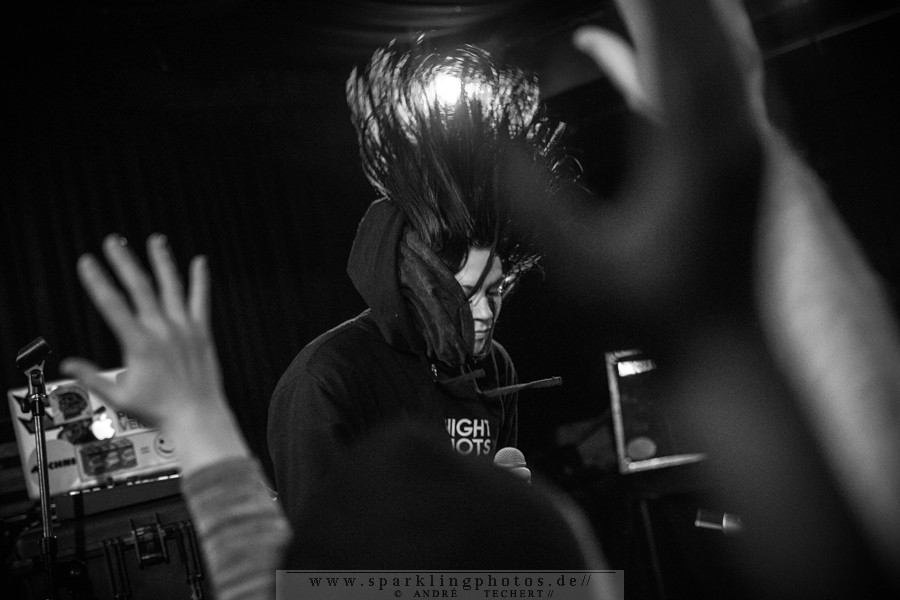 LIGHTS & K.FLAY - Köln, Blue Shell (04.02.2015) LIGHTS & K.FLAY - Köln, Blue Shell (04.02.2015)