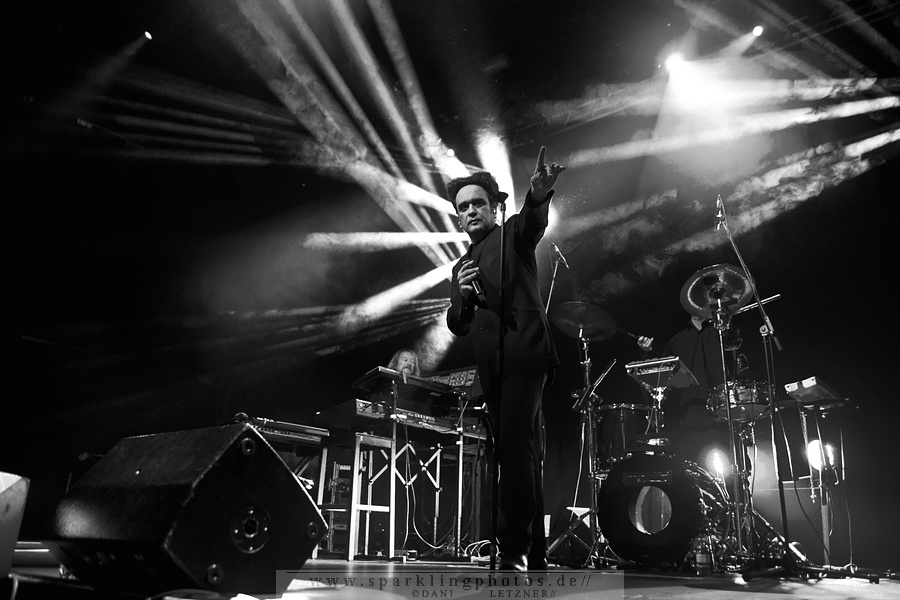 DEINE LAKAIEN & GOD'S BOW - Dortmund, FZW (15.02.2015)