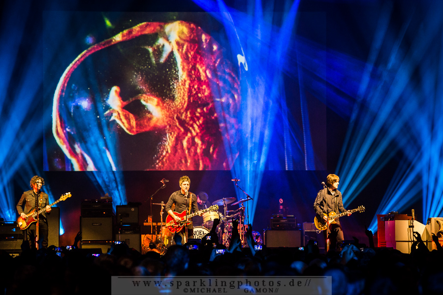 NOEL GALLAGHER'S HIGH FLYING BIRDS - Düsseldorf, Mitsubishi Electric Halle (19.03.2015)