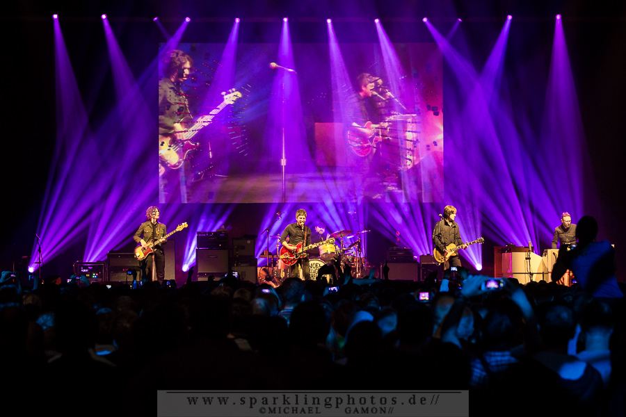 2015-03-19_Noel_Gallaghers_High_Flying_Birds_-_Bild_018x.jpg