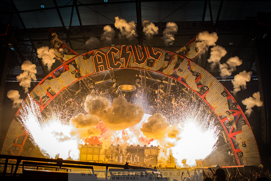 2015-07-12_AC-DC_-_Bild_001x.jpg