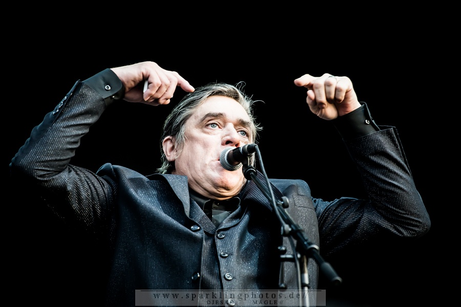 2015-08-09_EinstuerzendeNeubauten_Bild_06.jpg