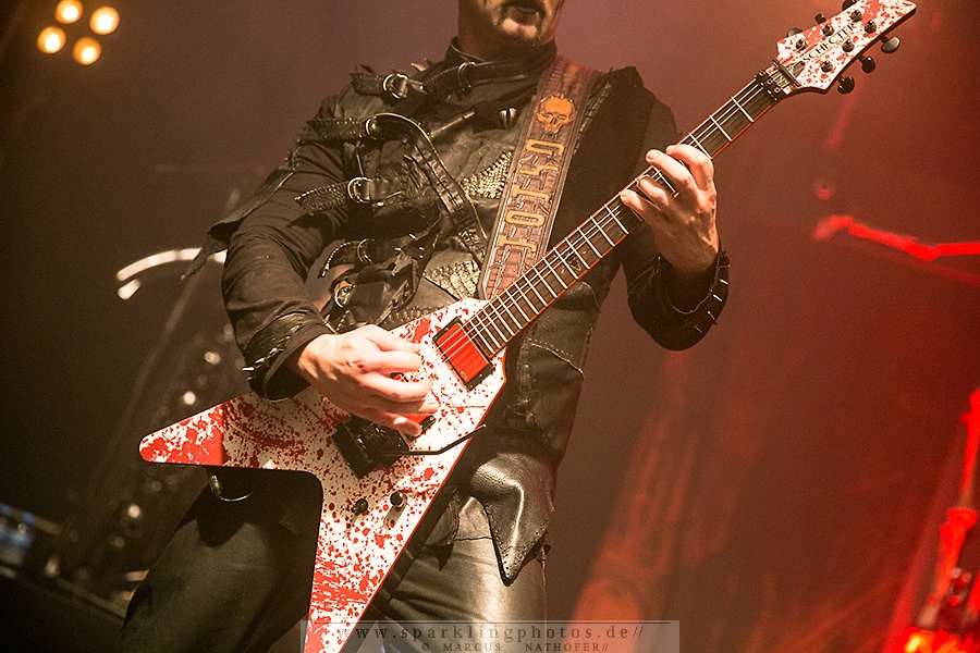 2015-10-24_Cradle_Of_Filth_-_Bild_013.jpg