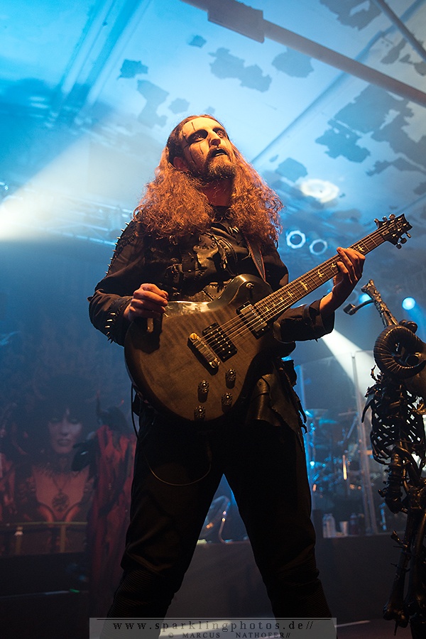 2015-10-24_Cradle_Of_Filth_-_Bild_015.jpg