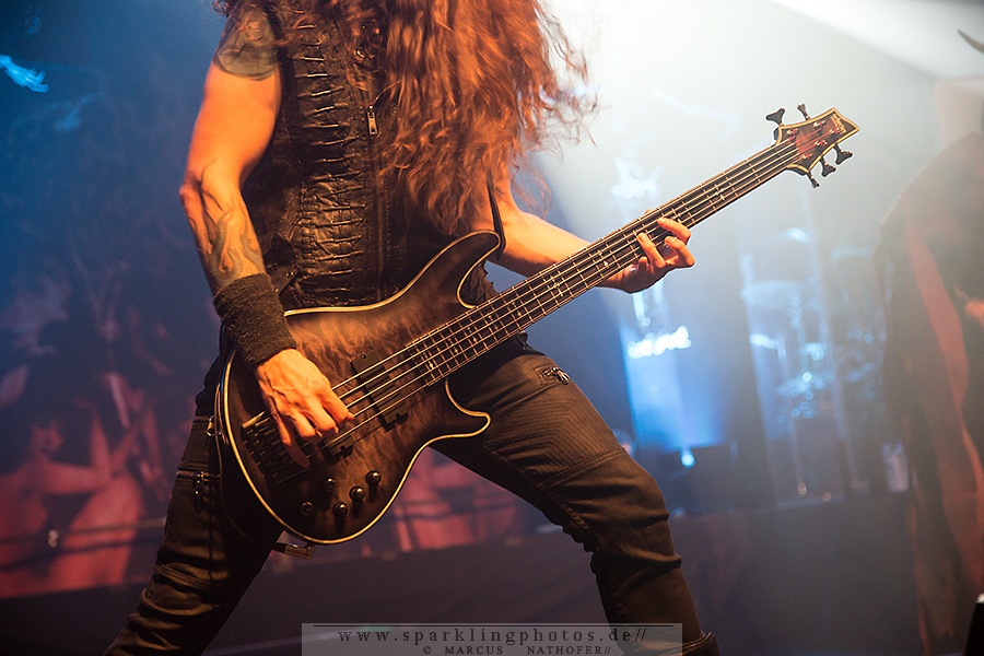 2015-10-24_Cradle_Of_Filth_-_Bild_039.jpg